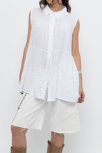 Load image into Gallery viewer, Vintage x White Tiered Linen Sleeveless Buttonup (S, M)