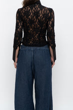 Load image into Gallery viewer, Vintage x RW&amp;CO Black Floral Cinched Mesh Buttonup (XS, S)