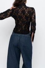 Load image into Gallery viewer, Vintage x RW&amp;CO Black Floral Cinched Mesh Buttonup (XS, S)