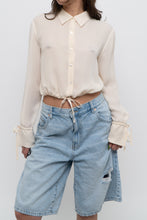 Load image into Gallery viewer, Vintage x EMANUEL UNAGRO Cropped Cream Silk Blouse (XS, S)