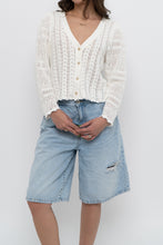 Load image into Gallery viewer, WILFRED x White Cotton Knit Cropped Cardigan (XS-L)