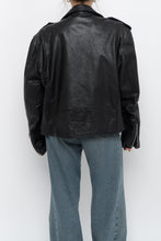 Load image into Gallery viewer, Vintage x Made in India x WILSONS Black Heavy Leather Biker Jacket (M, L)