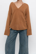 Load image into Gallery viewer, Vintage x Camel Oversized Cashmere Sweater (XS-L)
