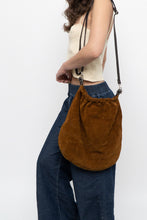 Load image into Gallery viewer, Vintage x Made in Italy x ARNOLD CHURGIN Camel Suede Slouch Purse