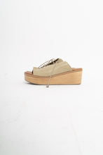 Load image into Gallery viewer, Vintage x Olive Leather Platform Sandals (10)