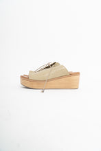 Load image into Gallery viewer, Vintage x Olive Leather Platform Sandals (10)