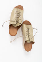 Load image into Gallery viewer, Vintage x Olive Leather Platform Sandals (10)