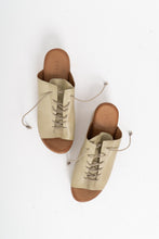 Load image into Gallery viewer, Vintage x Olive Leather Platform Sandals (10)