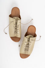 Load image into Gallery viewer, Vintage x Olive Leather Platform Sandals (10)