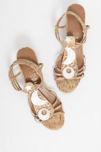 Load image into Gallery viewer, Vintage x NY TRANSIT Shell Sandals (7)