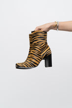 Load image into Gallery viewer, Vintage x VALERIE STEVENS Zebra Pony Hair Boots (7)