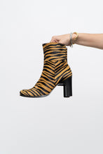 Load image into Gallery viewer, Vintage x VALERIE STEVENS Zebra Pony Hair Boots (7)