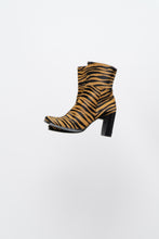 Load image into Gallery viewer, Vintage x VALERIE STEVENS Zebra Pony Hair Boots (7)