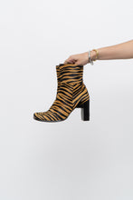 Load image into Gallery viewer, Vintage x VALERIE STEVENS Zebra Pony Hair Boots (7)