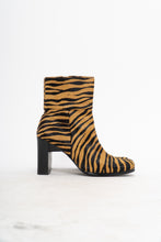 Load image into Gallery viewer, Vintage x VALERIE STEVENS Zebra Pony Hair Boots (7)