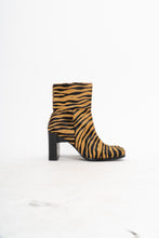 Load image into Gallery viewer, Vintage x VALERIE STEVENS Zebra Pony Hair Boots (7)
