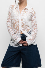 Load image into Gallery viewer, DIANE VON FURSTENBURG x White Lace Blouse (XS, S)
