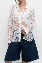 Load image into Gallery viewer, DIANE VON FURSTENBURG x White Lace Blouse (XS, S)