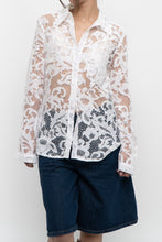 Load image into Gallery viewer, DIANE VON FURSTENBURG x White Lace Blouse (XS, S)