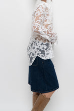 Load image into Gallery viewer, DIANE VON FURSTENBURG x White Lace Blouse (XS, S)