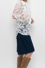 Load image into Gallery viewer, DIANE VON FURSTENBURG x White Lace Blouse (XS, S)