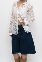Load image into Gallery viewer, DIANE VON FURSTENBURG x White Lace Blouse (XS, S)