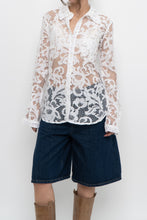 Load image into Gallery viewer, DIANE VON FURSTENBURG x White Lace Blouse (XS, S)
