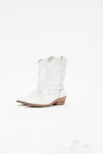 Load image into Gallery viewer, Vintage x STEVE MADDEN White Leather Cowboy Boots (7-8)