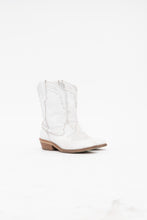 Load image into Gallery viewer, Vintage x STEVE MADDEN White Leather Cowboy Boots (7-8)