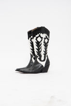 Load image into Gallery viewer, Vintage x Black &amp; White Leather Cowboy Boots (6.5, 7)