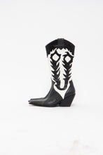 Load image into Gallery viewer, Vintage x Black &amp; White Leather Cowboy Boots (6.5, 7)