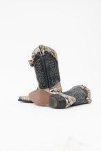 Load image into Gallery viewer, Vintage x Made in Canada x Deadstock Black, Snakeskin Leather Cowboy Boots (7)