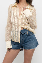 Load image into Gallery viewer, Vintage x CONTEXT Butter Yellow Satin Lace Buttonup (L)