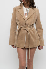 Load image into Gallery viewer, Vintage x SUZY SHIER Beige Suede Belted Jacket (XS-M)