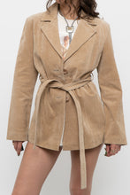 Load image into Gallery viewer, Vintage x SUZY SHIER Beige Suede Belted Jacket (XS-M)