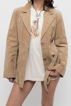 Load image into Gallery viewer, Vintage x SUZY SHIER Beige Suede Belted Jacket (XS-M)
