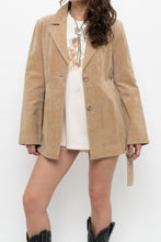Load image into Gallery viewer, Vintage x SUZY SHIER Beige Suede Belted Jacket (XS-M)