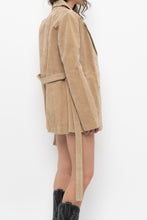 Load image into Gallery viewer, Vintage x SUZY SHIER Beige Suede Belted Jacket (XS-M)