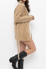 Load image into Gallery viewer, Vintage x SUZY SHIER Beige Suede Belted Jacket (XS-M)