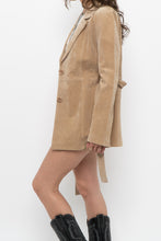 Load image into Gallery viewer, Vintage x SUZY SHIER Beige Suede Belted Jacket (XS-M)