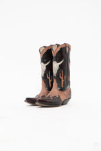 Load image into Gallery viewer, Vintage x Made in Mexico x SAN DIEGO BOOTS Cactus, Bull Leather Cowboy Boots (6W)