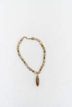 Load image into Gallery viewer, Vintage x Green Gemstone Pearl Drop Necklace