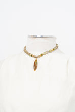 Load image into Gallery viewer, Vintage x Green Gemstone Pearl Drop Necklace
