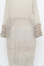 Load image into Gallery viewer, Vintage x Made in Italy x Light Grey Knit, Lace Shawl (XS-L)