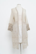 Load image into Gallery viewer, Vintage x Made in Italy x Light Grey Knit, Lace Shawl (XS-L)