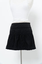 Load image into Gallery viewer, Vintage x LE CHATEAU Black Embroidered Mini Skirt (M, L)