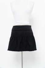 Load image into Gallery viewer, Vintage x LE CHATEAU Black Embroidered Mini Skirt (M, L)