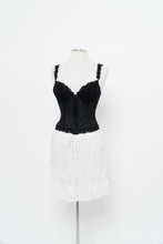 Load image into Gallery viewer, Vintage x SILK &amp; SATIN Black Lace Embroidered Corset (XS-M, B-C Cup)