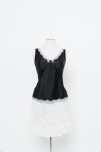 Load image into Gallery viewer, Vintage x Made in Canada x Black Satin Lace Top (L)