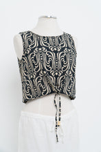 Load image into Gallery viewer, Vintage x Made in Italy x Dark Navy Patterned Crop (S, M)